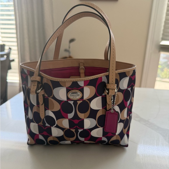 Coach Mini Peyton Tote - Picture 1 of 4